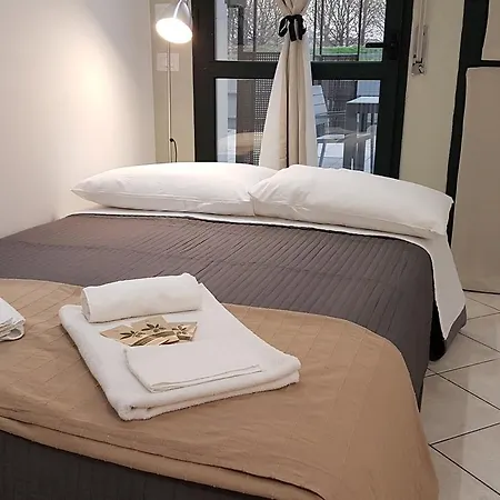 Fws Rooms&apartments A2 Parma